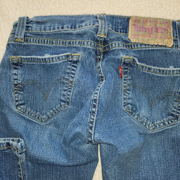 Womens Levis jeans - Picture 4 of 6